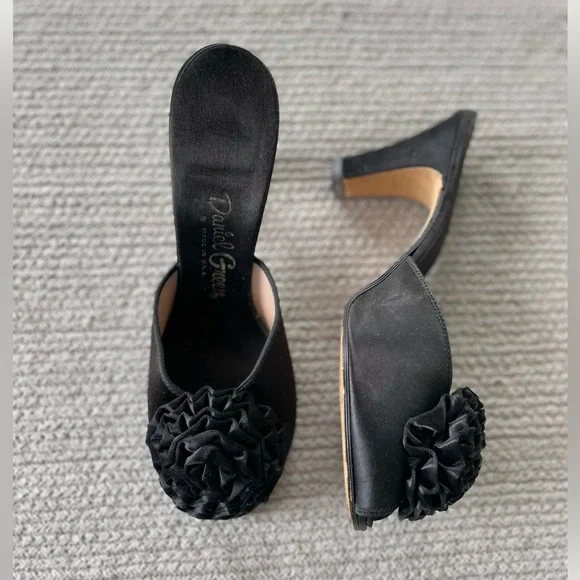 Vintage Daniel Green Black Satin Pom Pom Detail Heeled Mules Fits Size 8 Narrow - Picture 11 of 11